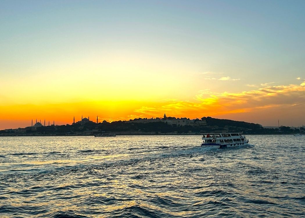 SUNSET CRUISE TOUR WITH PROFESSIONAL GUIDE AND HOTEL PİCK UP & DROP OFF